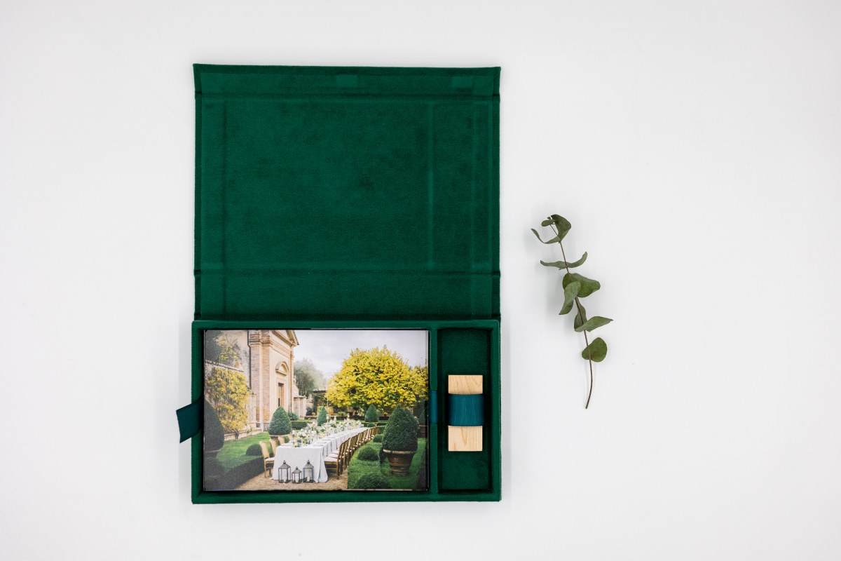 Clamshell Print Box + USB