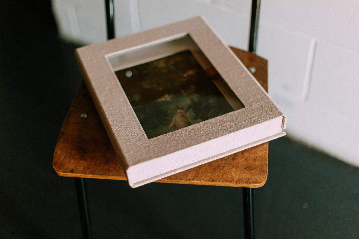 Clamshell Window Box