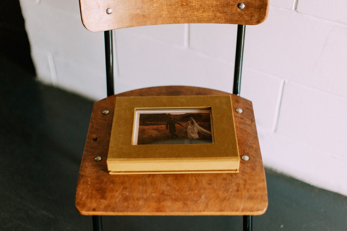 Clamshell Window Box
