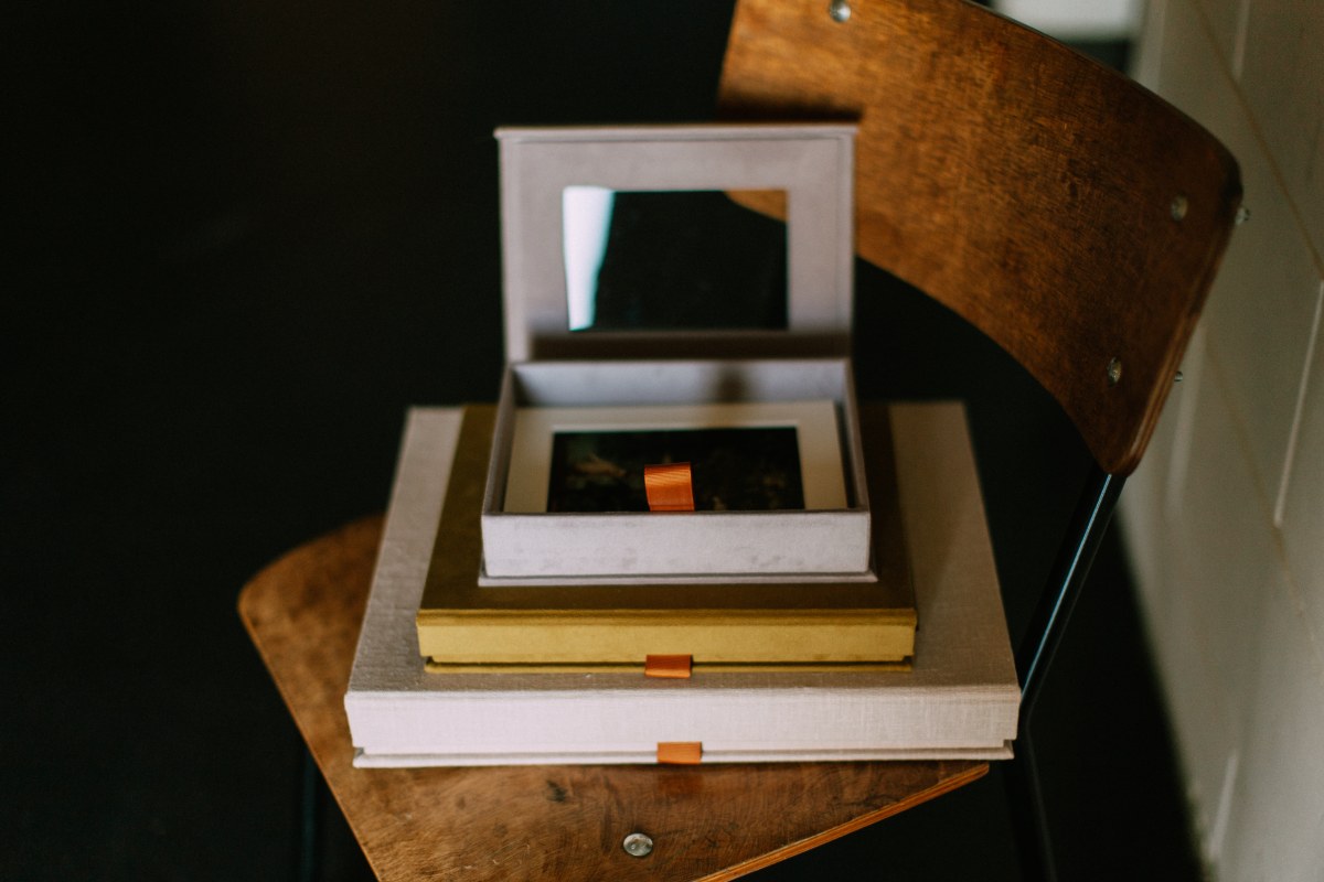 Clamshell Window Box