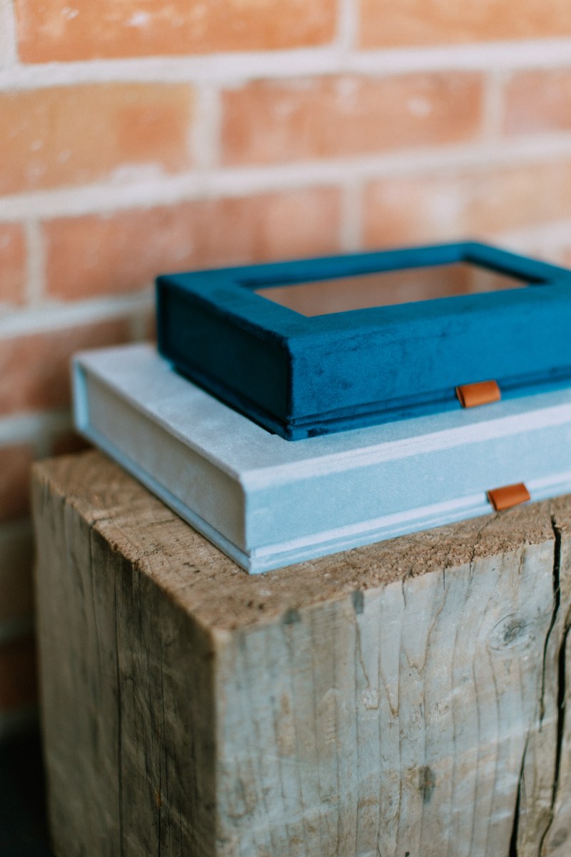 Clamshell Window Box
