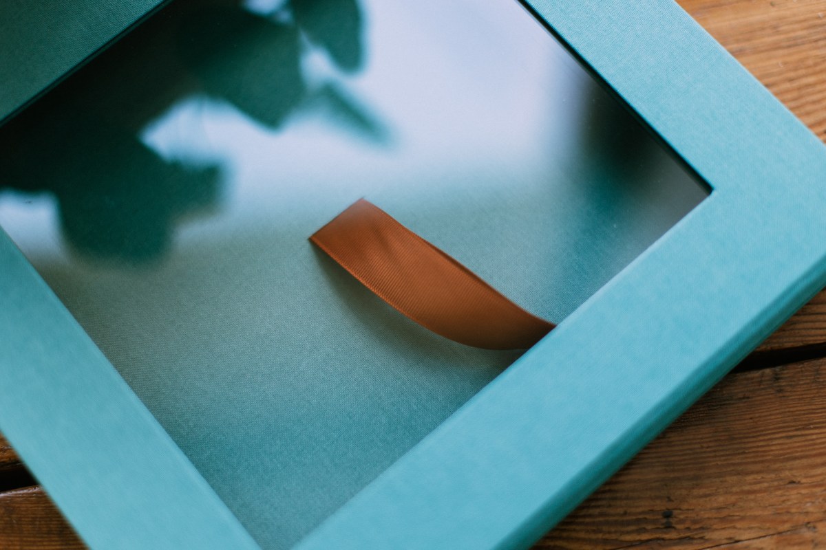 Clamshell Window Box